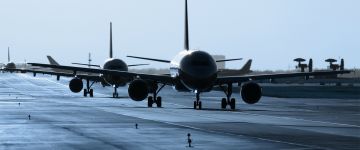 ATC radios with the ability to detect simultaneous transmissions 