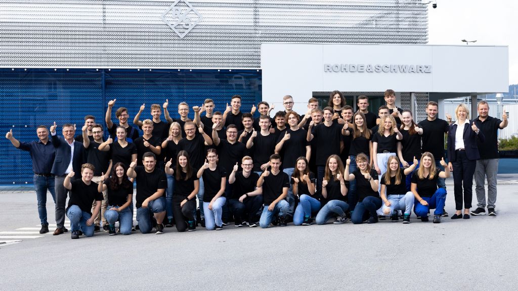 Gruppenfoto zum Ausbildungsstart.