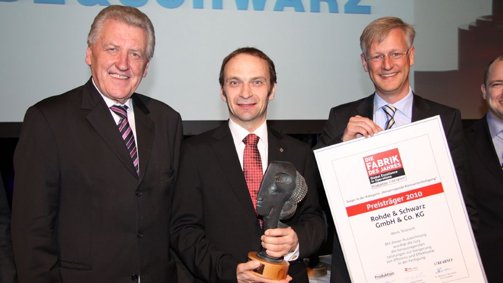 Johann Kraus (Mitte) und Dr. Dirk-Eric Löbermann (r.).