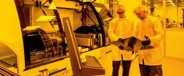 Die Leiterplattenfertigung bei Rohde & Schwarz Teisnach.