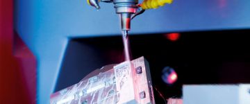 Die Präzisionsmechanik bei Rohde & Schwarz Teisnach.