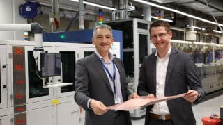 Landrat Dr. Ronny Raith mit Werkleiter Florian Bielmeier.