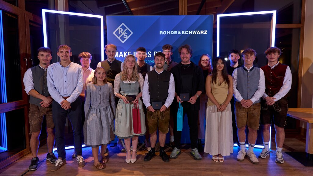 Gruppenbild der Absolvent:innen Gruppenbild der Absolvent:innen