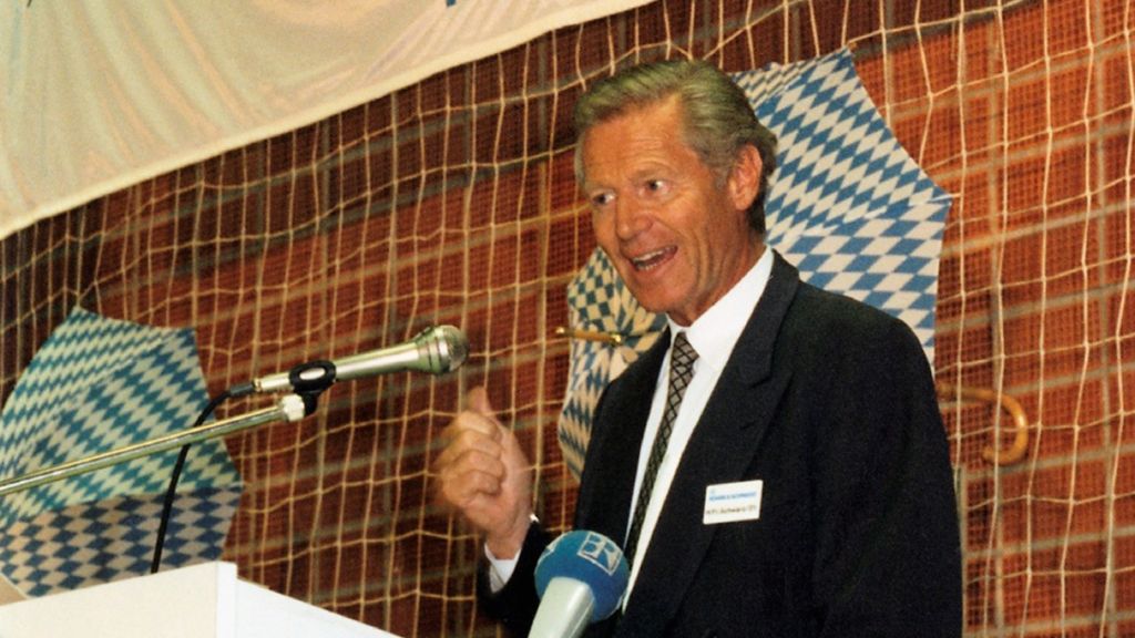 Friedrich Schwarz während seiner Rede.