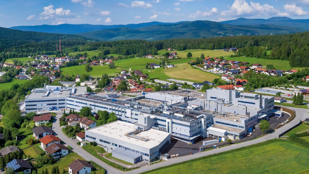 Rohde & Schwarz GmbH & Co. KG - Werk Teisnach Rohde & Schwarz GmbH & Co. KG - Werk Teisnach