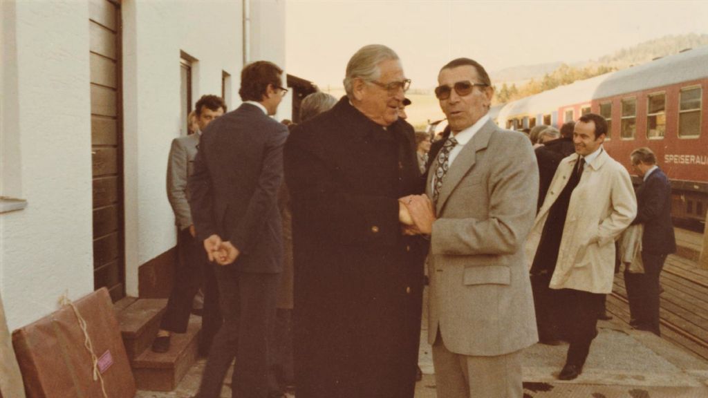 Dr. Hermann Schwarz mit dem ehemaligen Bürgermeister Karl Stern (v.l.).