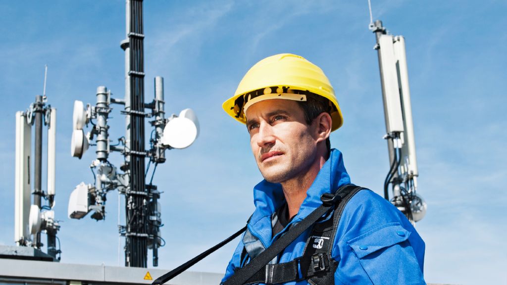 Testing passive networks in a distributed antenna system (DAS)