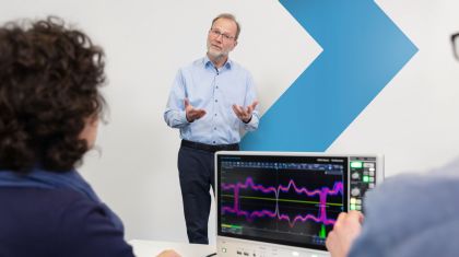 Meet the trainer team of the Rohde & Schwarz trainings academy