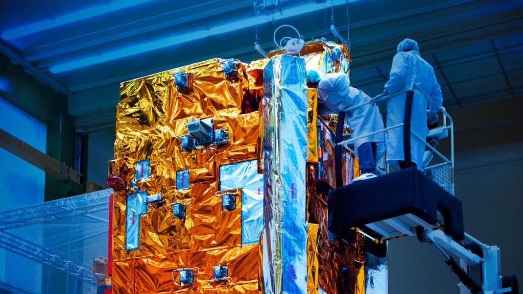 Satellite component testing