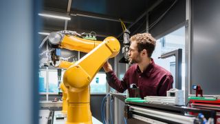 Network testing in smart factories