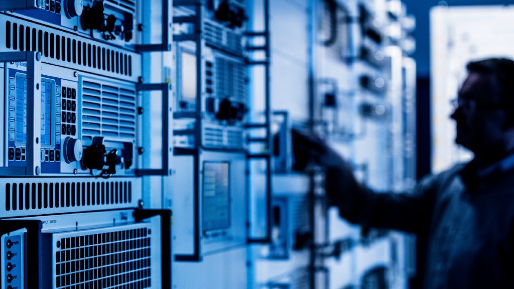 SOVERON provides powerful Line-of-Sight (LOS) and Beyond Line-of-Sight (BLOS) communications for naval platforms. (Image copyright Crown)