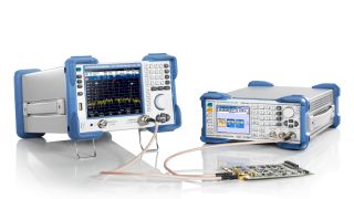 The R&S®FSC6 measuring signals with the R&S®SMC100A