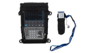 Hands-free operation with the R&S®HA-Z322 holster