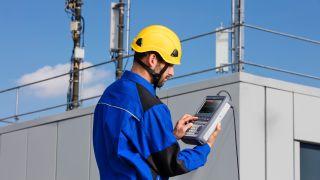 Educational Note: Measurements on leaky feeders 