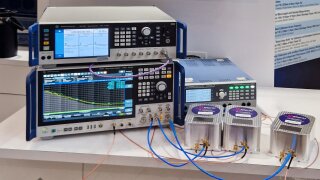Figure 1: Setup with an R&S®FSWP50 phase noise analyzer, two sapphire loaded cavity oscillators (SLCO) as external local oscillators and one SLCO as DUT