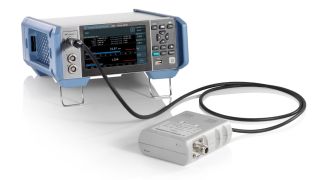 R&S®NRT2 with a R&S®NRT directional power sensor