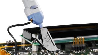 図3 マイクロ・ボタンを搭載したアクティブ・プローブ 