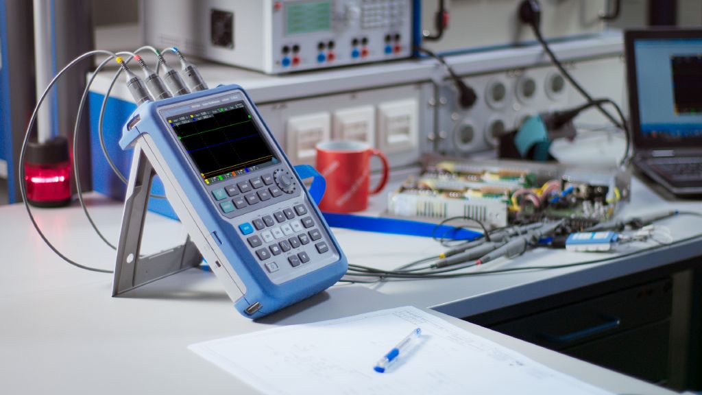 Digital multimeter vs. oscilloscope | Rohde & Schwarz