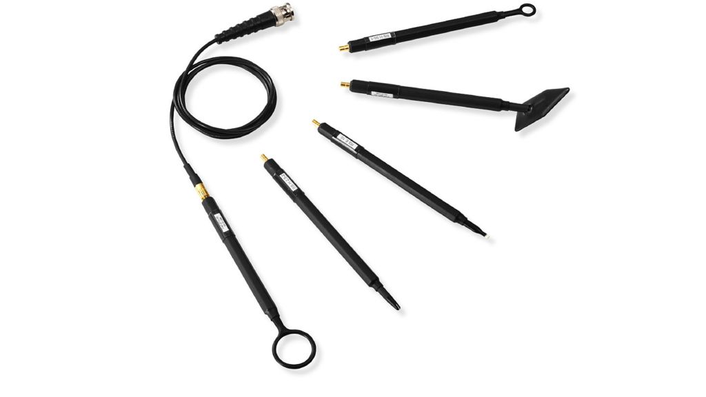 Near field probe set with both E-field and H-field probes