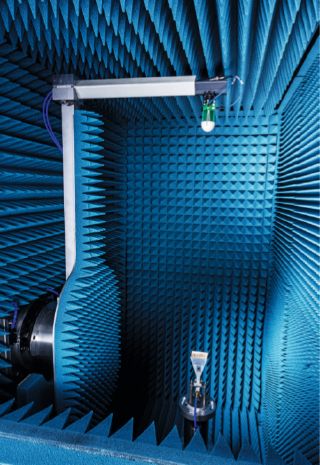 R&S®ATS1000 with an integrated high-precision positioner.