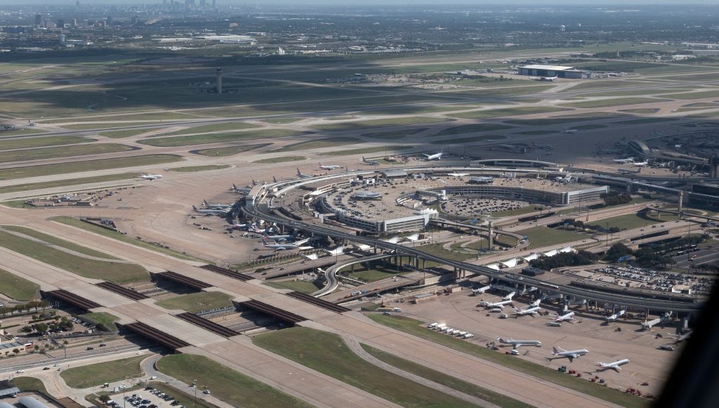 Dallas Fort Worth International Airport (DFW) Dallas Fort Worth International Airport (DFW)