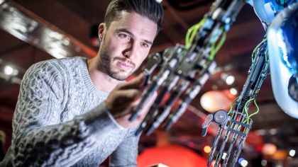  Integrated sensing and communication (ISAC)