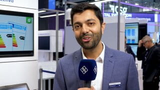 Power consumption testing for smartphone energy labeling